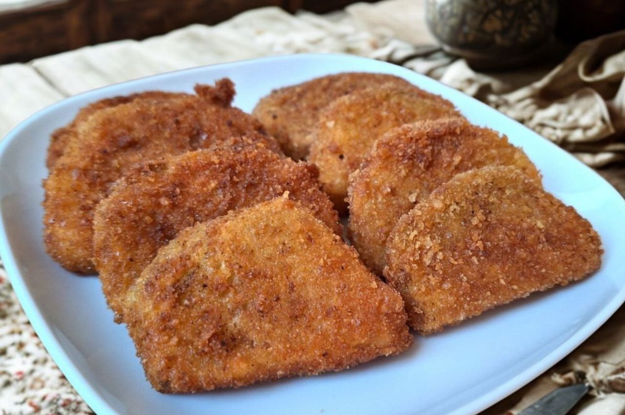 rántott karalábé tányéron